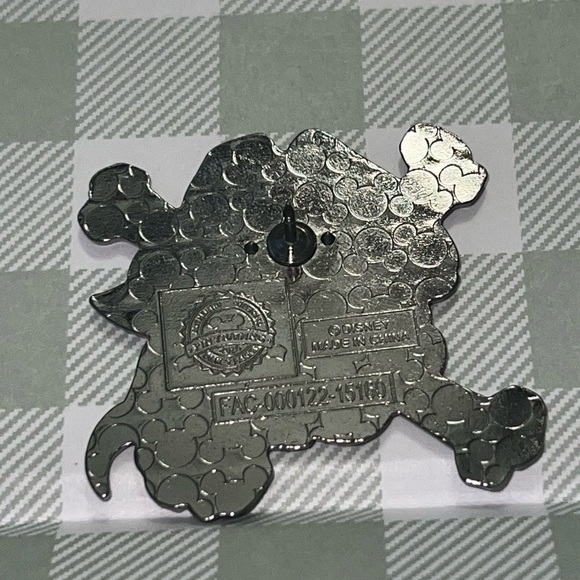 Disney Mickey Mouse Pirate Pin - Picture 3 of 5